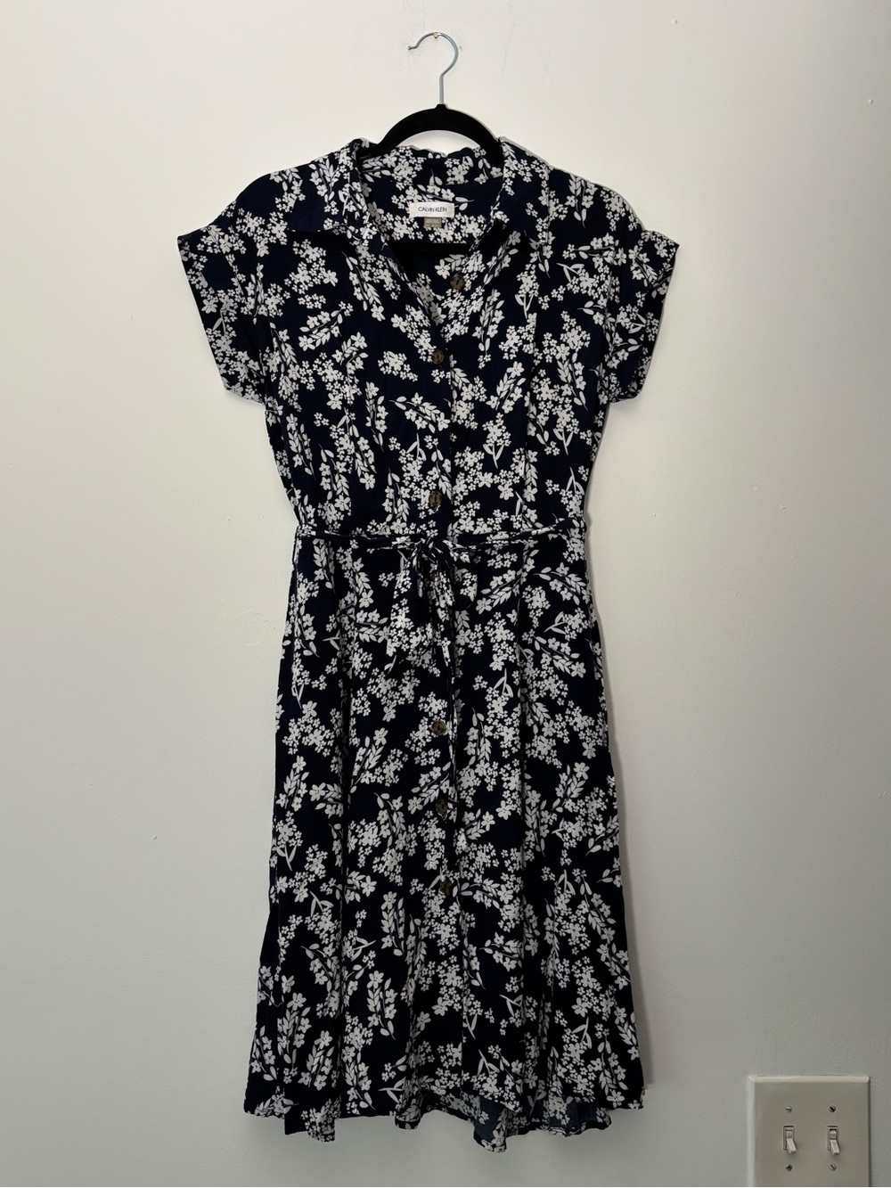 Calvin Klein Womens Size 6 Navy White Floral Midi Shirt Dress Tie Waist Rayon